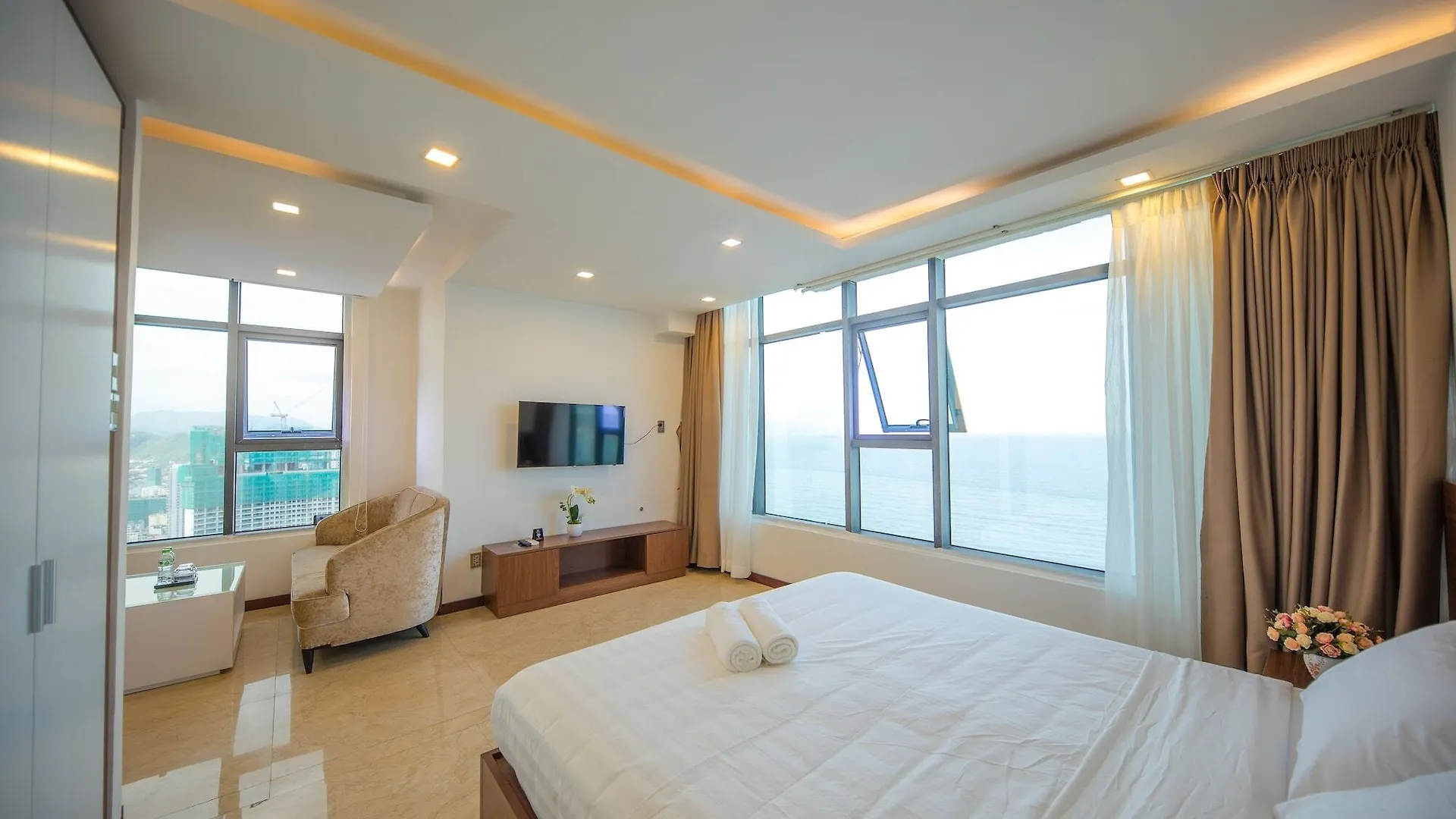 Phantasia Apartments 나트랑